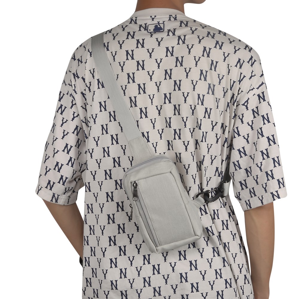 Lille Skuldertaske i nylon, Beige