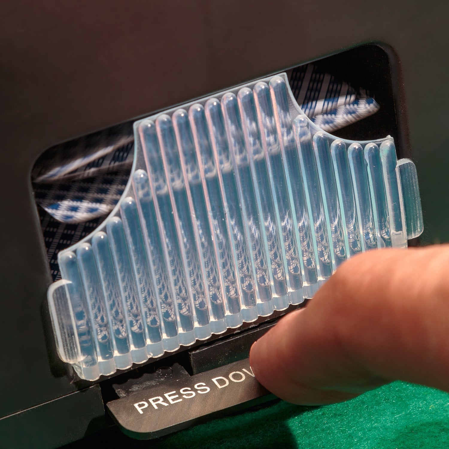 Automatisk kortblander med to kortspil - Card Shuffler
