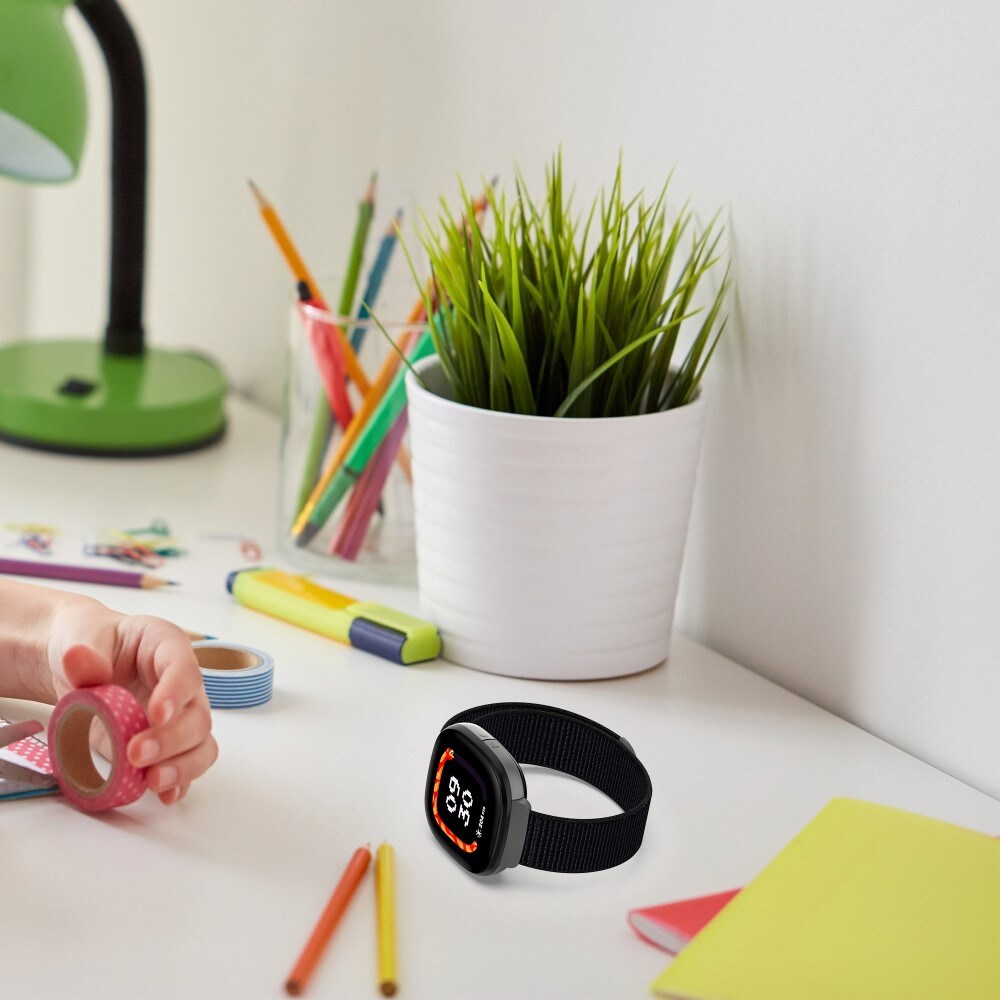 Fitbit Ace LTE Armbånd i nylon, Sort