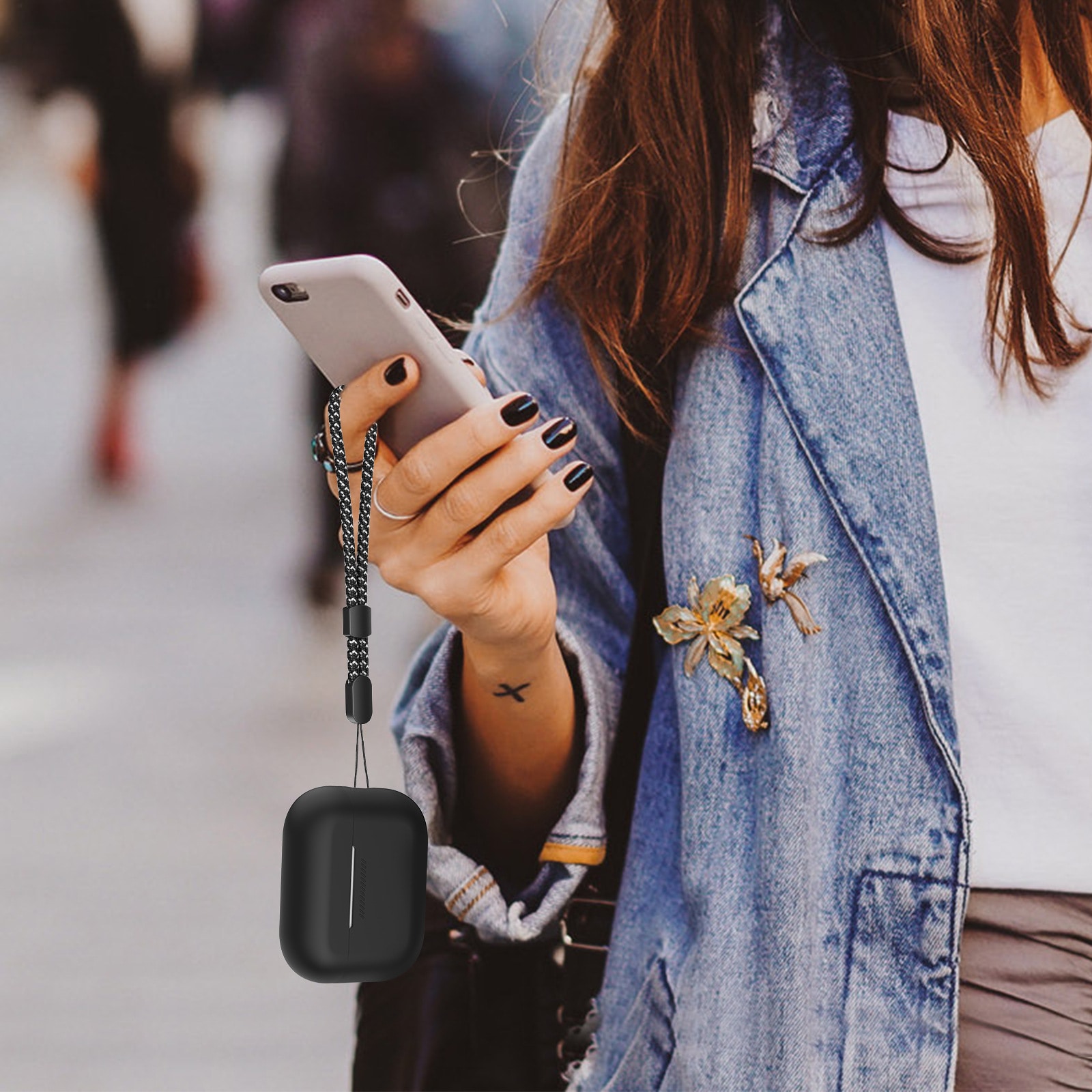Apple AirPods Pro 3 Ekstra holdbart silikonecover med håndrem, Sort