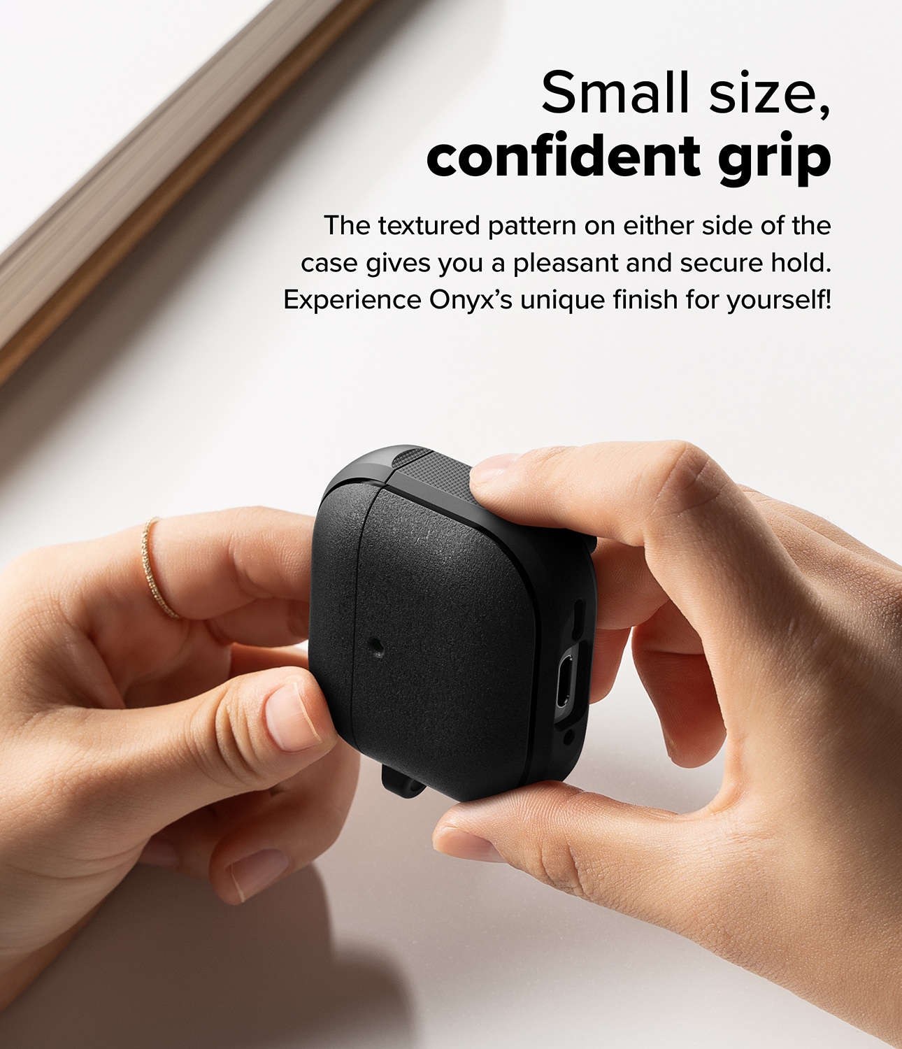 Apple AirPods 4 Onyx MagSafe cover, Sort