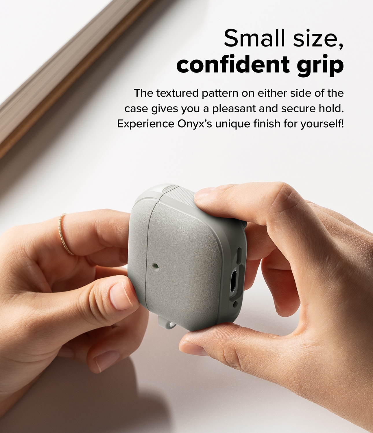 Apple AirPods 4 Onyx MagSafe cover, Warm Gray